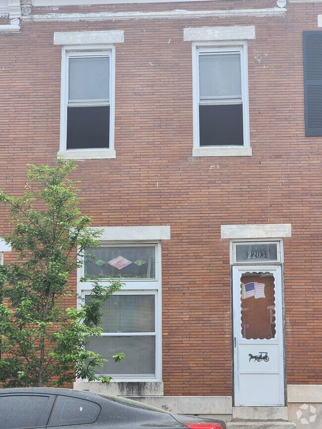 Building Photo - Coming Soon!!!!!! Spacious 3 Bedroom in We... Rental