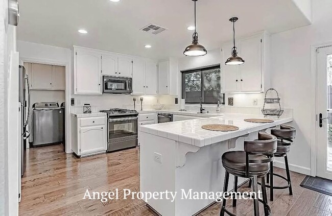 Photo - 2206 Halsey Cir