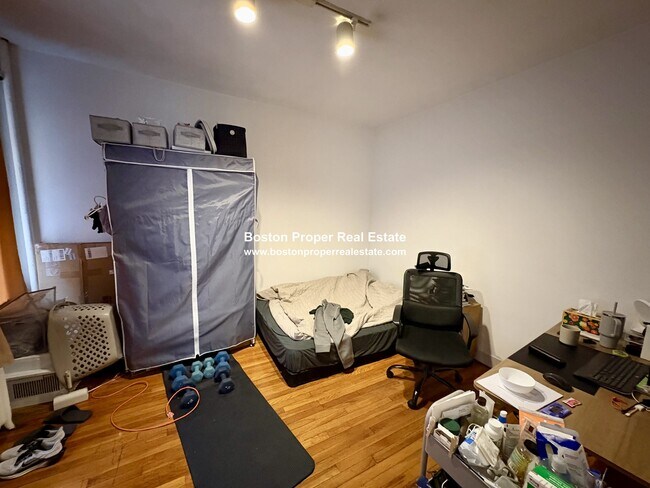 Photo - 60 Queensberry St Unit 4