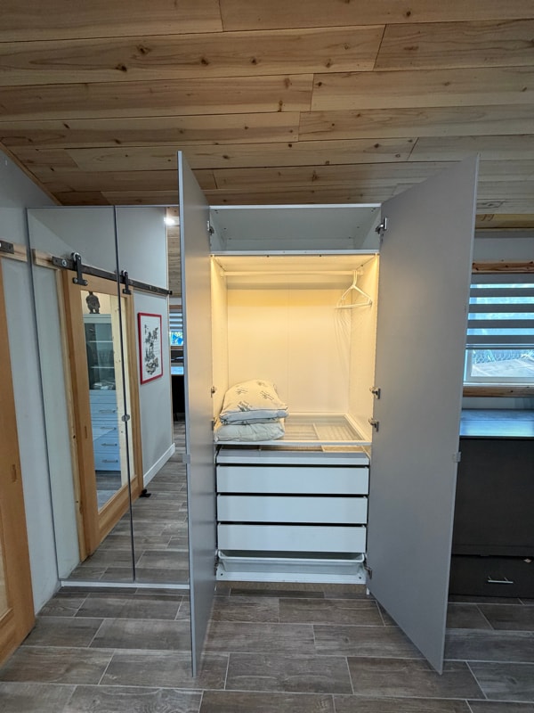 Photo - 7711 Owensmouth Ave