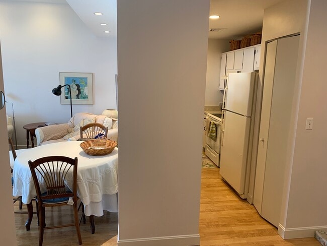 Photo - 1 Commercial Wharf Unit 68