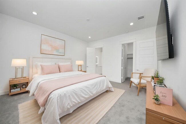 Photo - 4608 Coke St