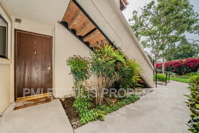 Photo - 8331 Vineyard Ave