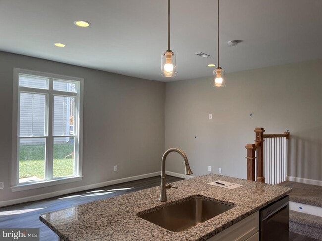 Photo - 114 Coralyrose Ct