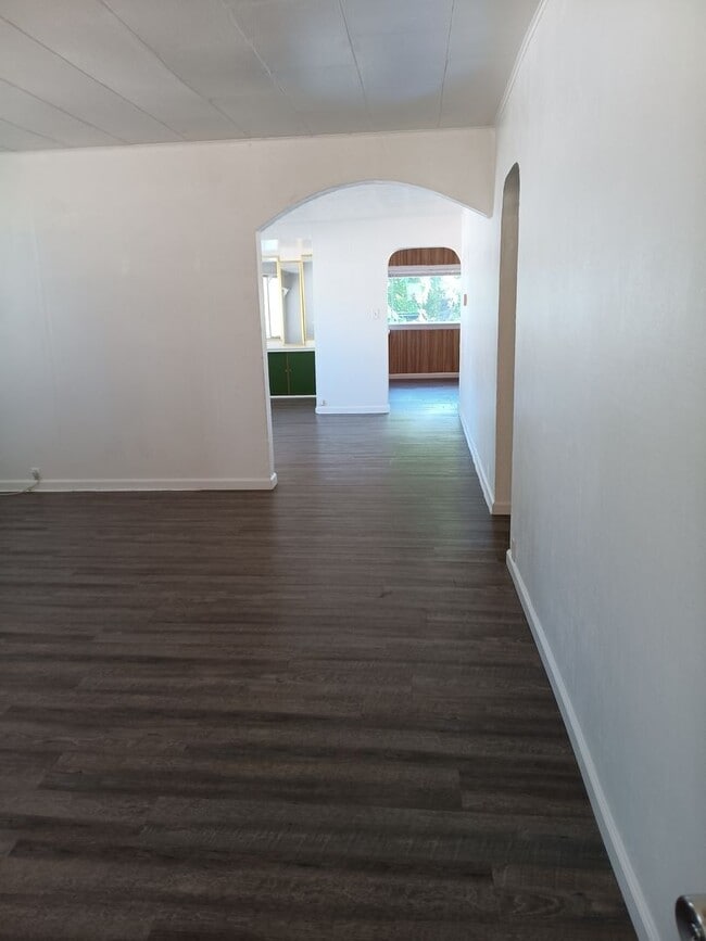 Photo - Duplex 4 Blocks From WOU Available