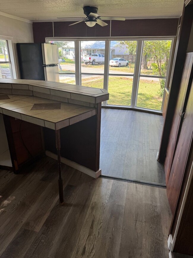 Photo - 328 NE Roselawn Ave