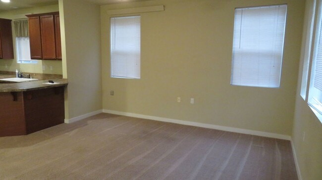 Photo - 1613 Burnside Pl