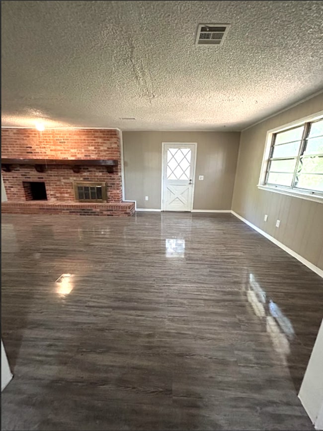 3101 Del Rancho Rd