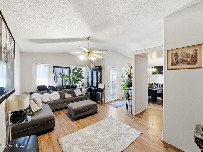 Photo - 1476 Enrique Perez Cir