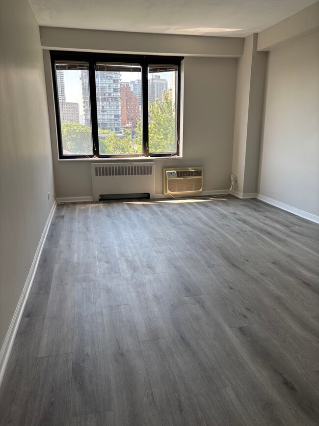 Photo - 3100 N Lake Shore Dr Unit 706