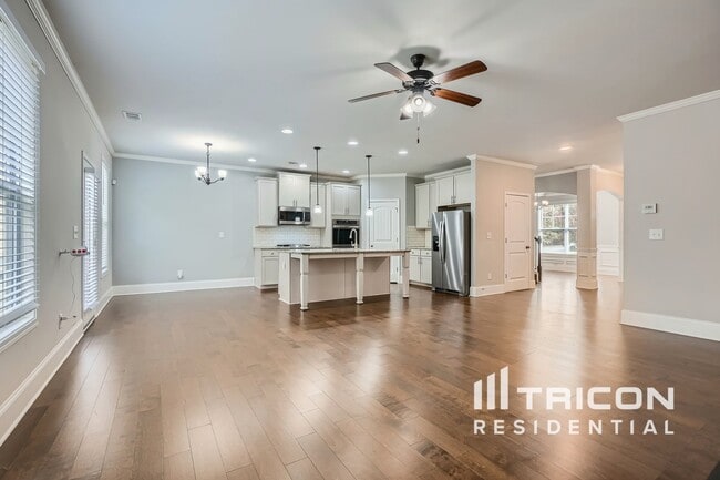 Photo - 5928 Wolf Creek Dr