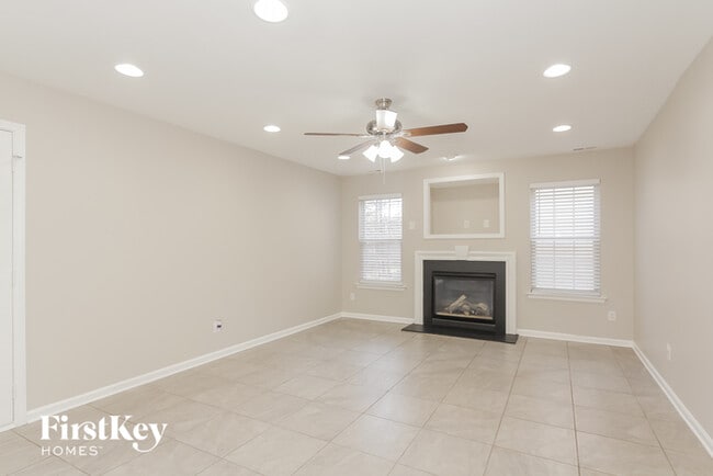 Photo - 2800 Black Walnut Ln