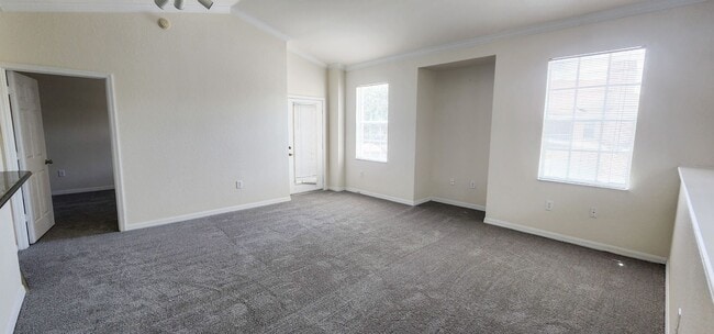 Gated Community in Palm Estates 2/2/1 - Gated Community in Palm Estates 2/2/1 House