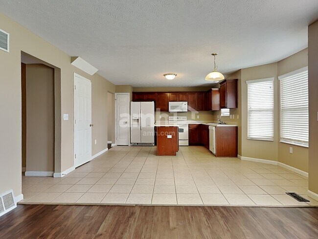 Photo - 1509 Dorset Way