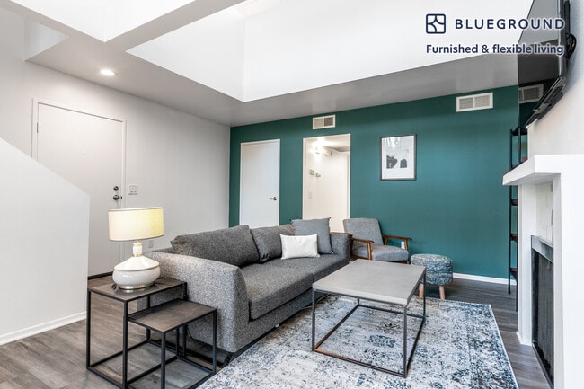 Photo - 960 N Alfred St Unit SI FL2-ID211