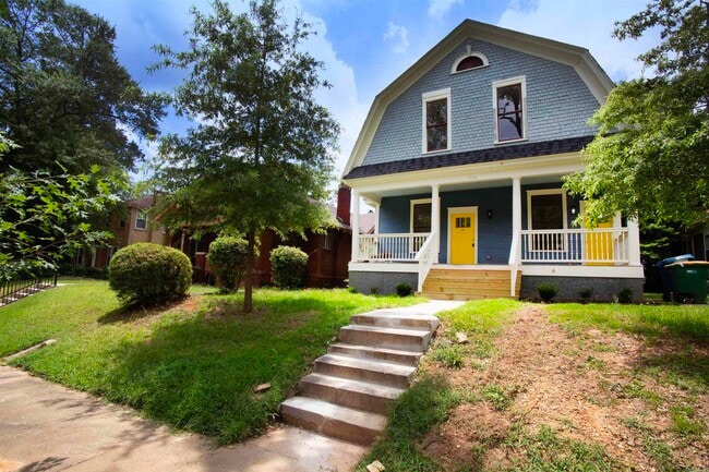 Building Photo - 1704 S Park St