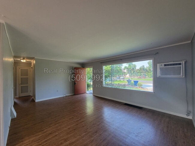 Photo - 312 Goethals Dr