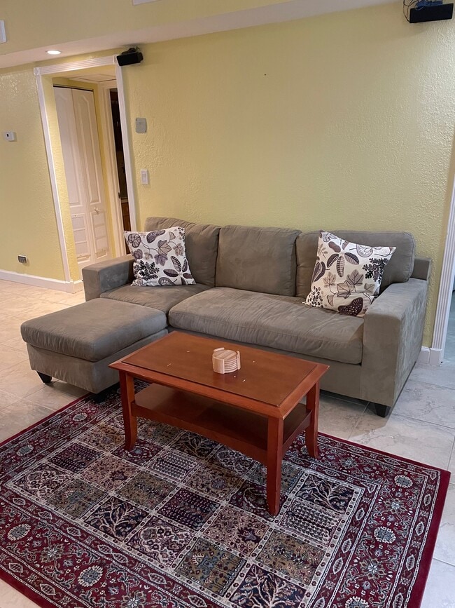 Área de estar - 5005 Collins Ave Unidad #1422 Carriage Club North