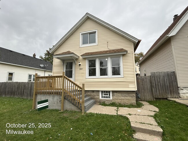 Building Photo - 1560 S 26th St