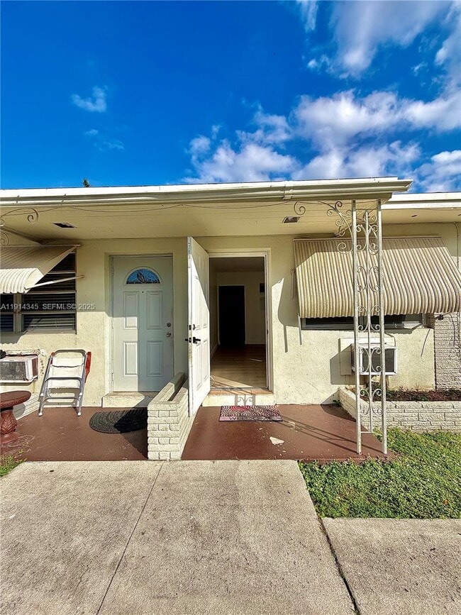 Photo - 224 SW 10th St Unit 1