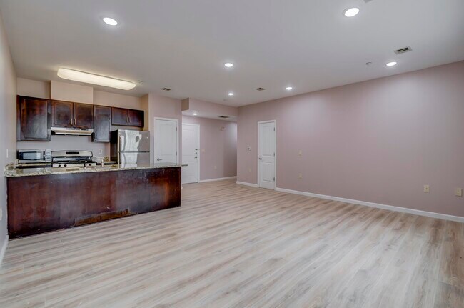 Photo - 1209 Summit Ave Unit 305