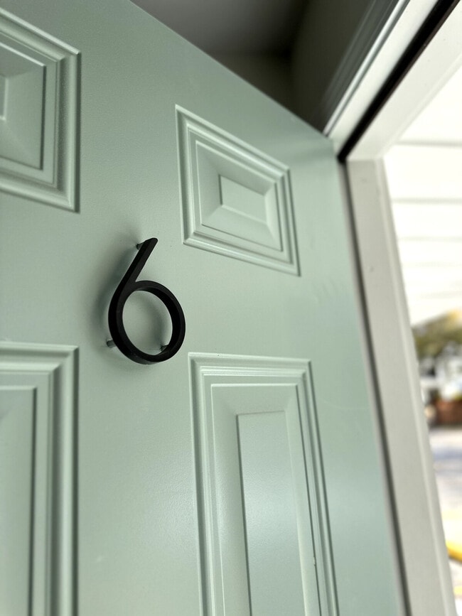 Photo - 221A Crest Ln Unidad ID1234789P