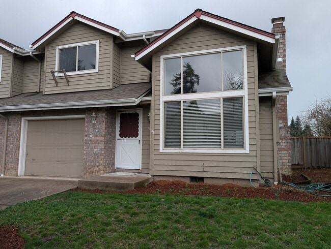 Photo - Spacious 2-Bedroom, 1.5-Bathroom Duplex With 1260sf In Thurston!