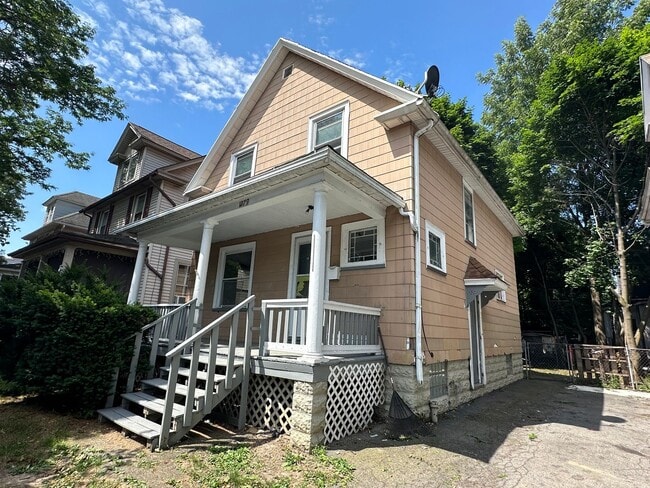 Photo - NICE 3 BEDROOMS WITH FULL BATH MOVE-IN READY!