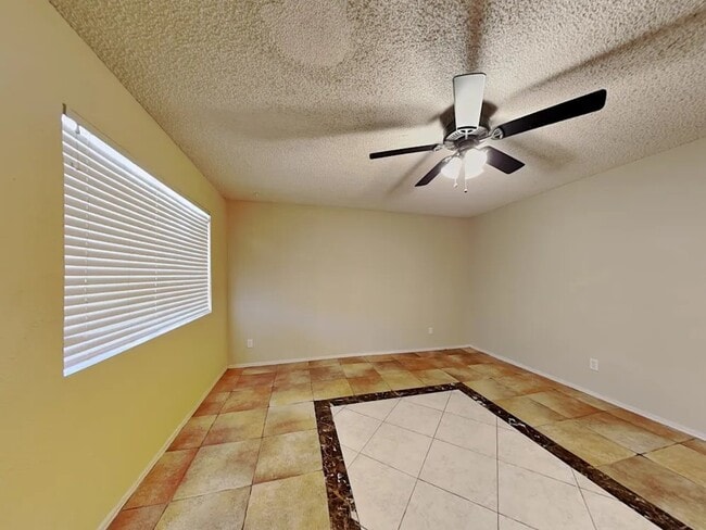Building Photo - 3734 W Columbine Dr