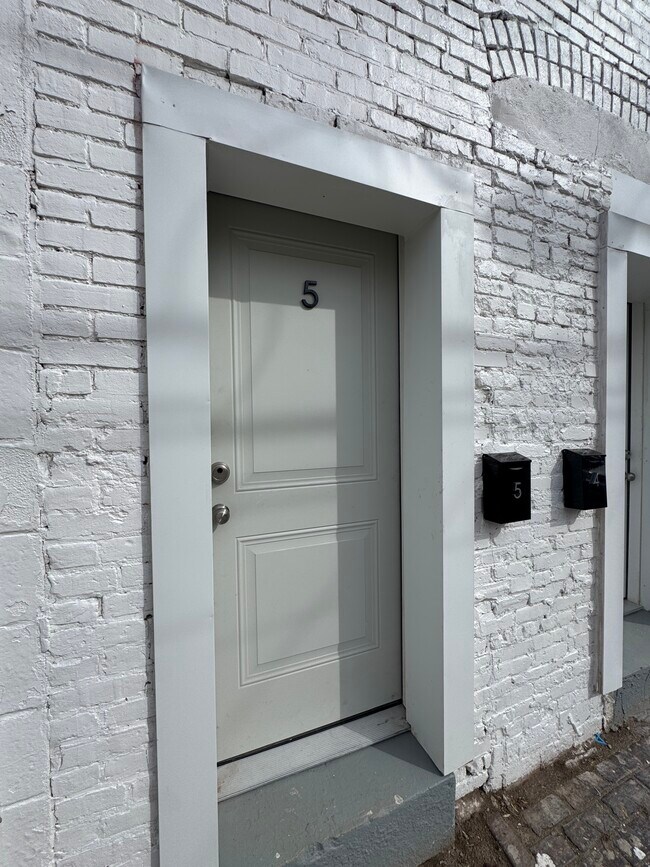 Photo - 839 S Jackson St Unit 5