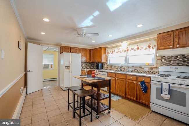 Photo - 135 Keswick Ave