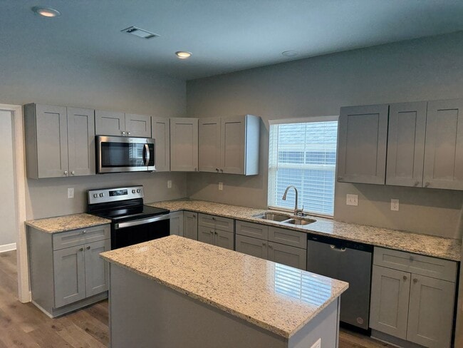 Photo - 3 Bed 3 Bath Home