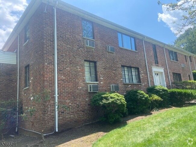 Building Photo - 22B Troy Dr Unit 1 Rental