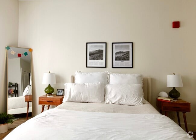 Primary bedroom - 60 Winooski Falls Way Rental