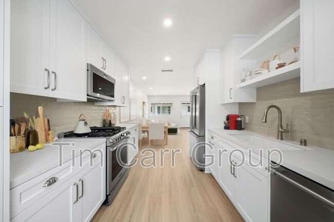 Photo - 1801 Clay St