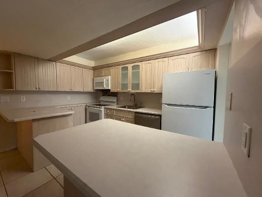 917 NE 16th St Unit 1