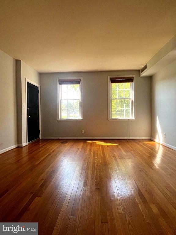 Building Photo - 7 Russell Rd Unit A Rental