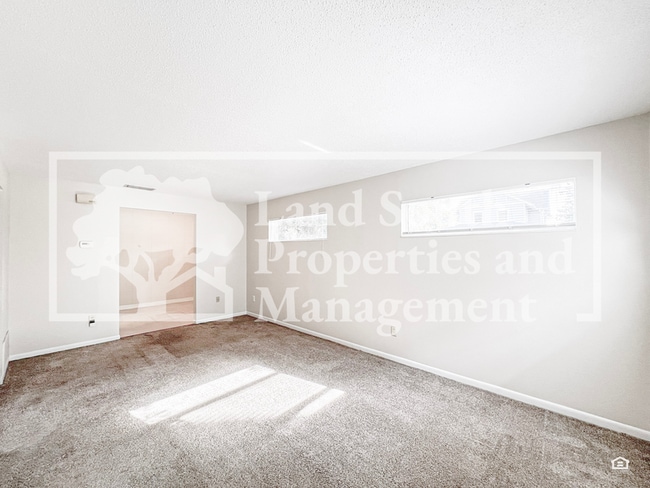 Photo - 725 E Lime St