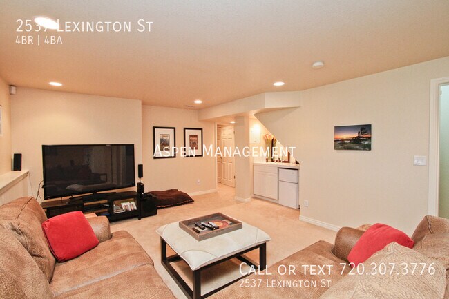 Photo - 2537 Lexington St