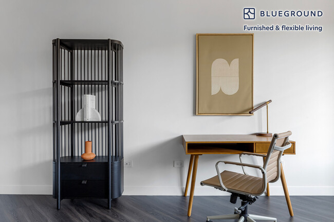 Photo - 250 E Houston St Unidad FL5-ID1125