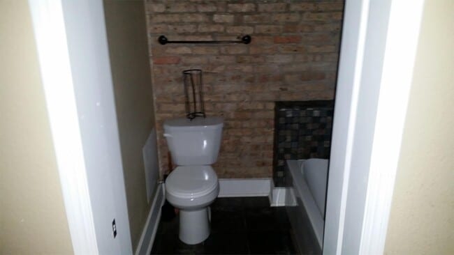 Photo - 932 E College St