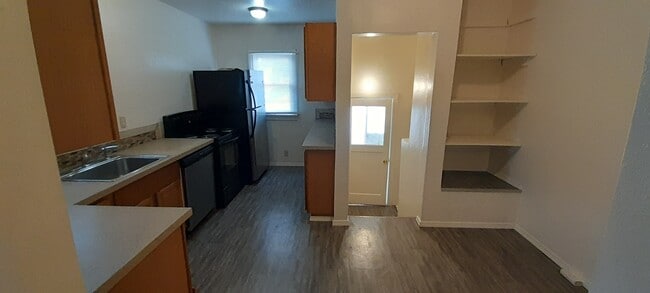 Cocina (b) - 4620 N Wall St