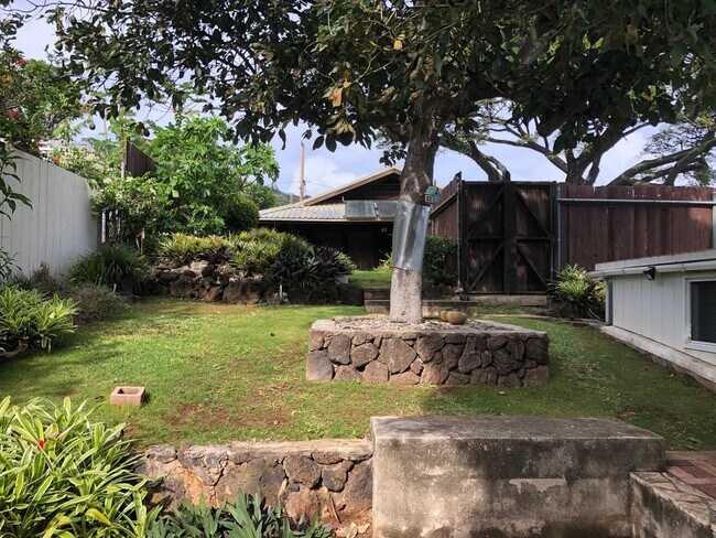 COZY 1/1/1 COTTAGE LOCATED LOWER-MANOA BY ... - COZY 1/1/1 COTTAGE LOCATED LOWER-MANOA BY ... House