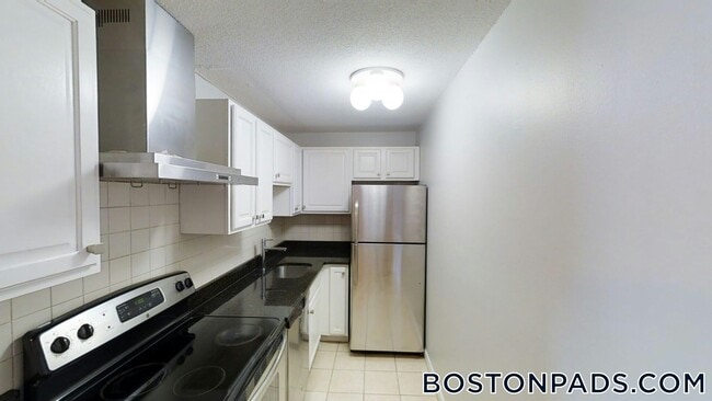 Building Photo - 14 Murdock St