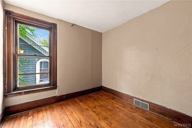 Photo - 304 W Delavan Ave