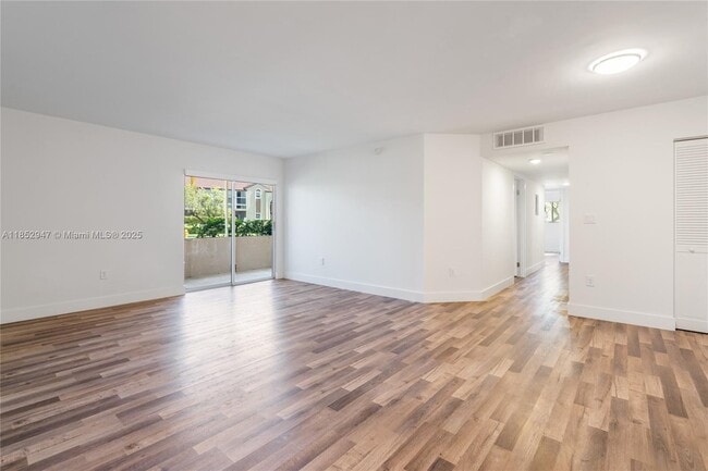 Photo - 4780 NW 102nd Ave Unidad 101-11