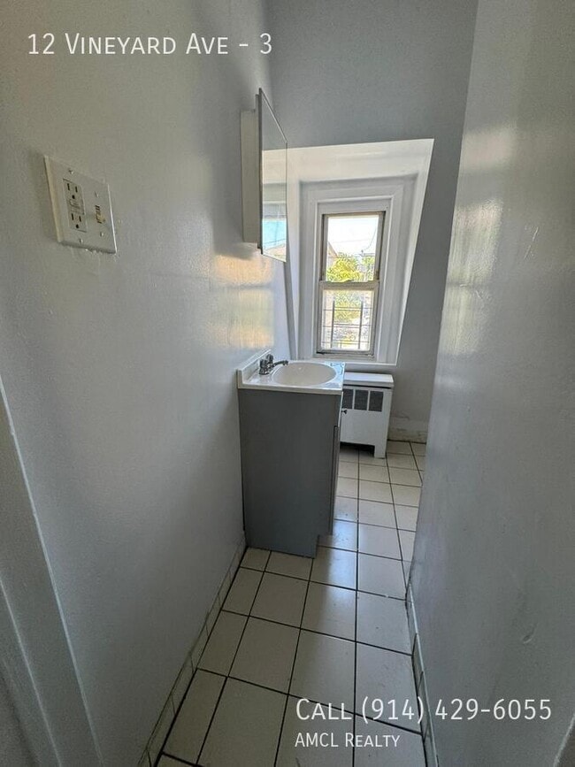 Photo - 12 Vineyard Ave Unit 3