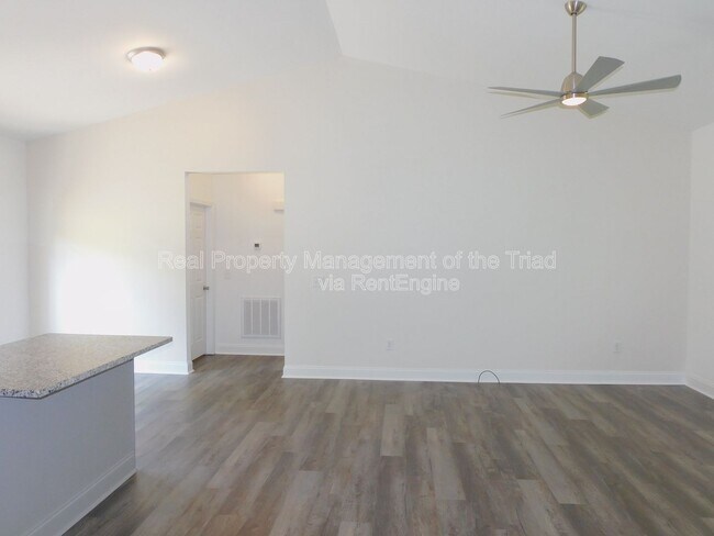 Photo - 3773 Hinshaw Country Rd