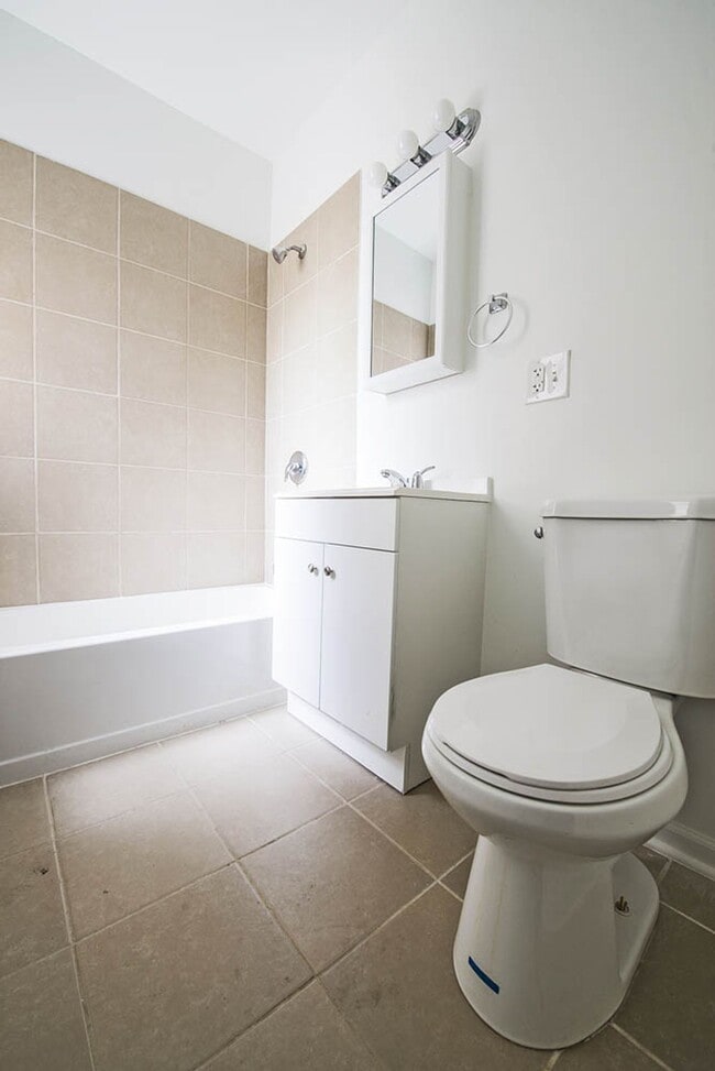 Photo - 7752 S Cornell Ave Chicago, IL 60649