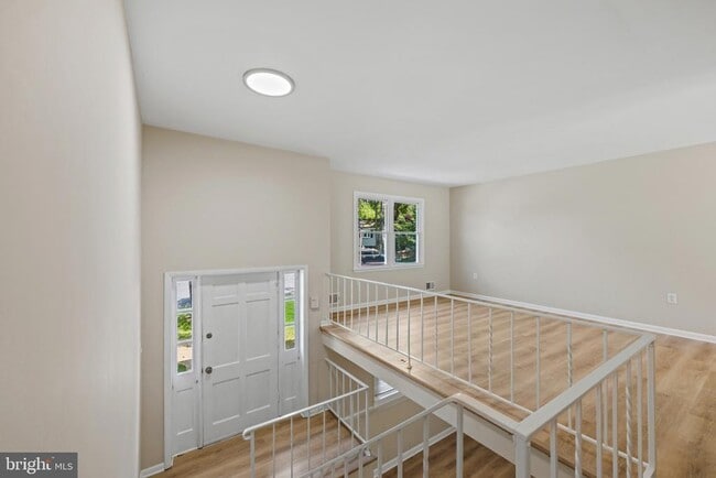 908 Country Terrace